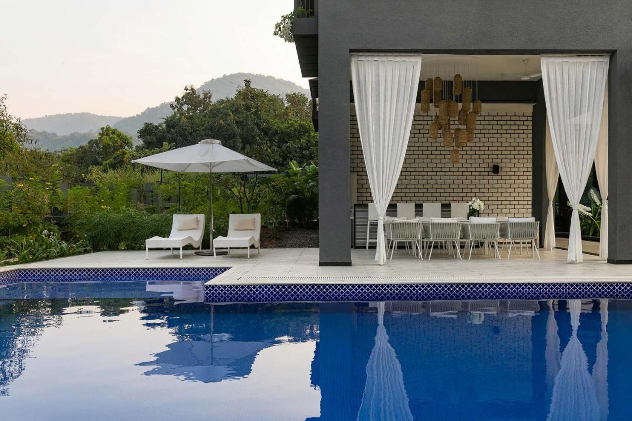 Stayvista At The Charcoal Villa Luxury Collection Alībāg Ngoại thất bức ảnh